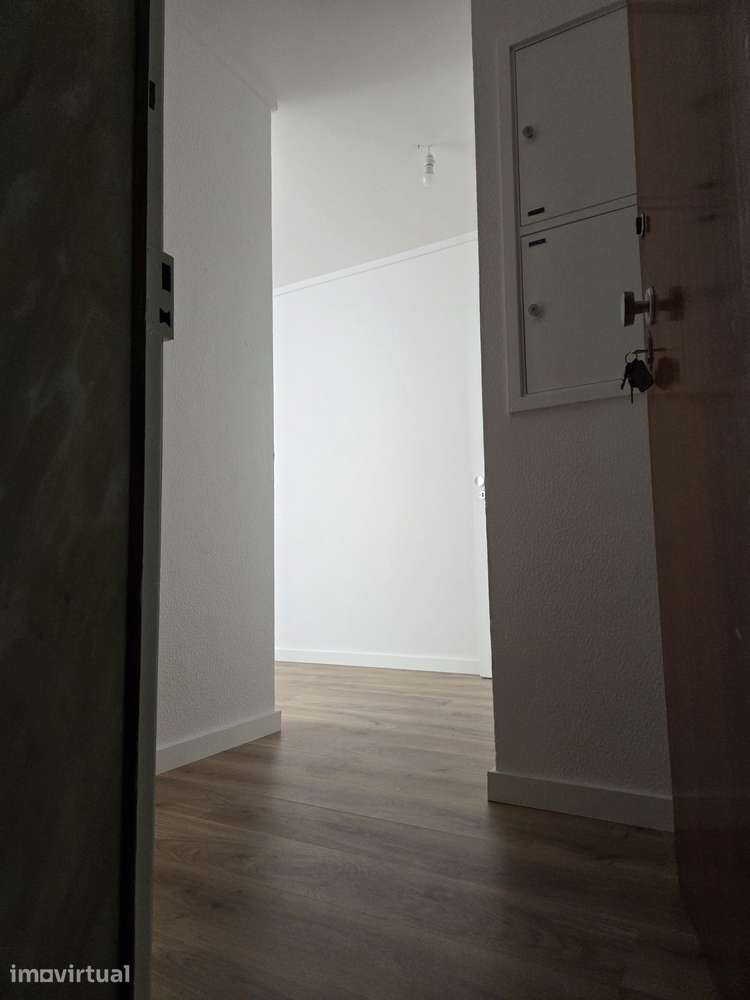 APARTAMENTO T3 EM MONTE ABRAÃO, QUELUZ - Grande imagem: 3/17
