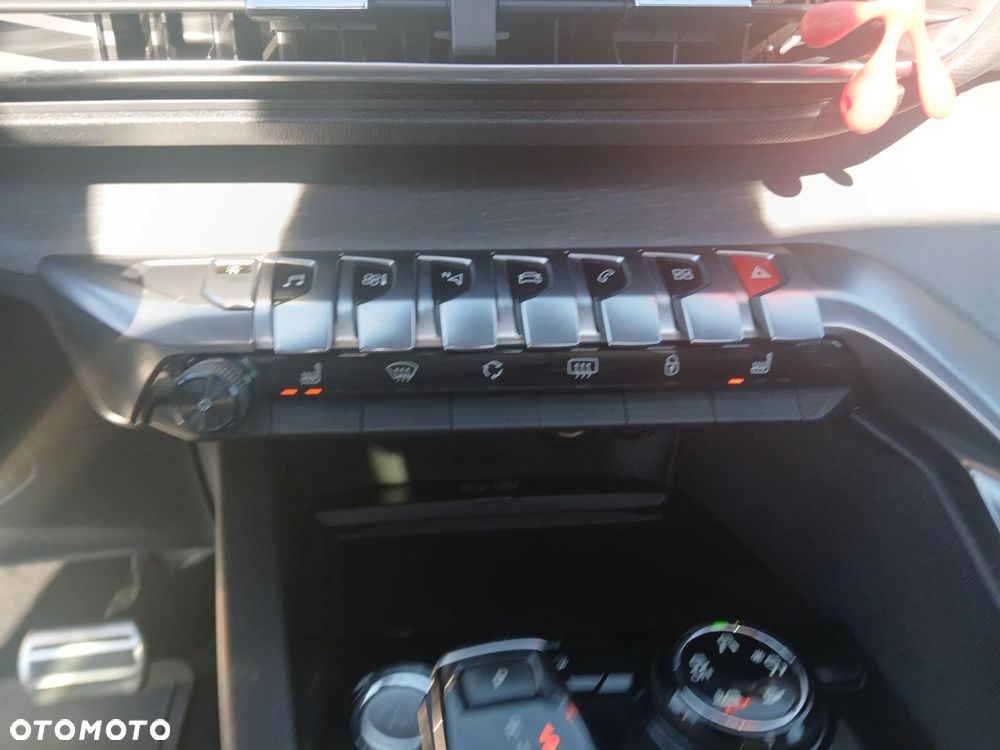 Peugeot 5008 BlueHDi 180 EAT8 GT - 25