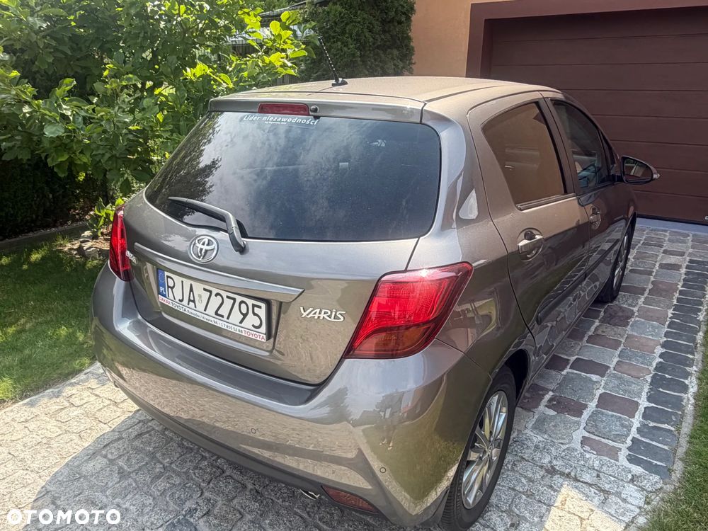 Toyota Yaris 1.33 Premium - 4