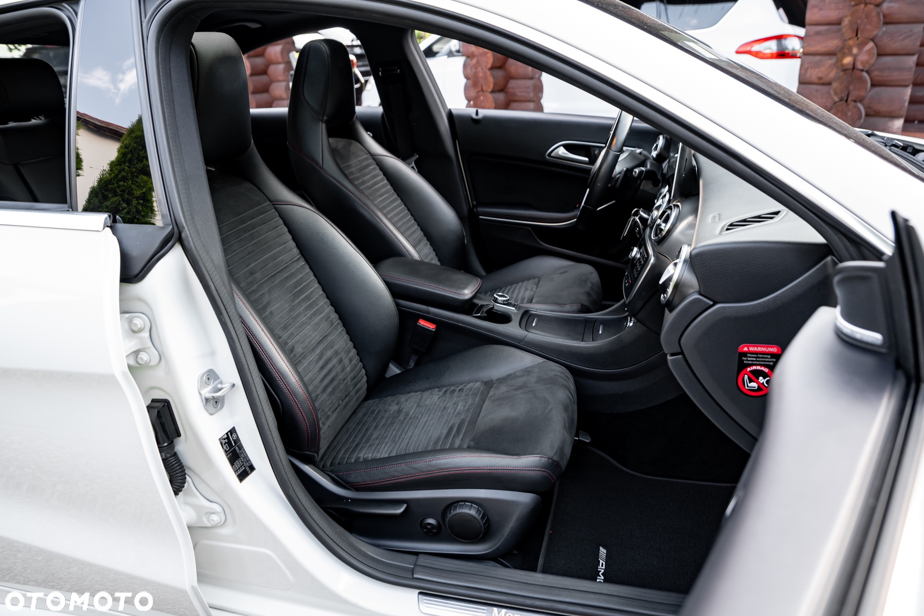 Mercedes-Benz CLA 250 7G-DCT AMG Line - 23