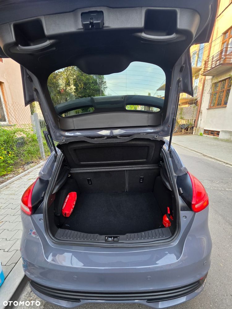 Ford Focus 2.0 TDCi ST - 11