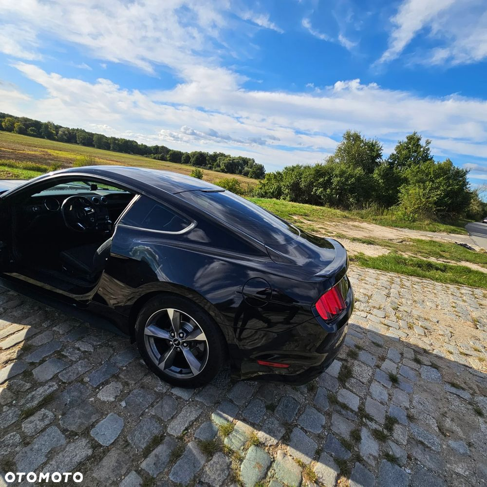 Ford Mustang - 4