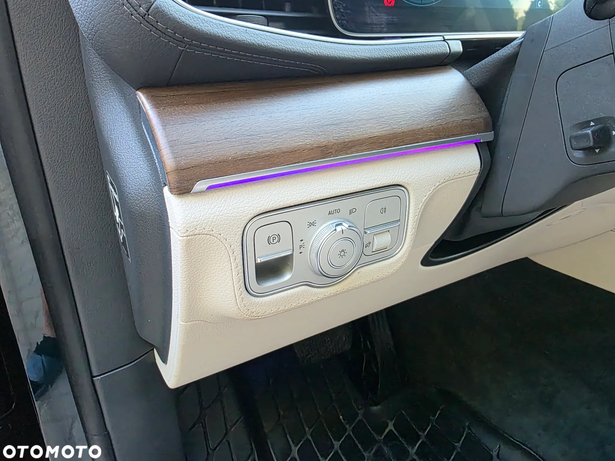 Mercedes-Benz GLE 300 d 4-Matic - 13