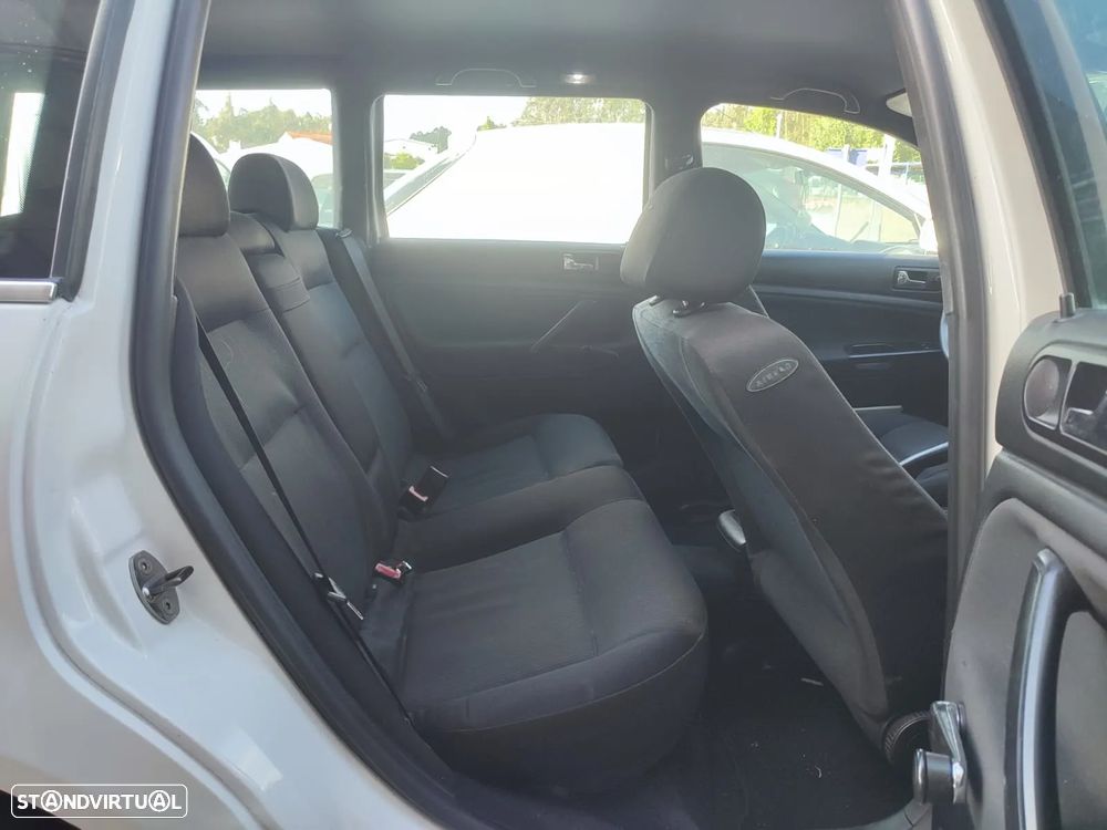 VW Passat Variant 1.9 TDi Comfortline Family - 7