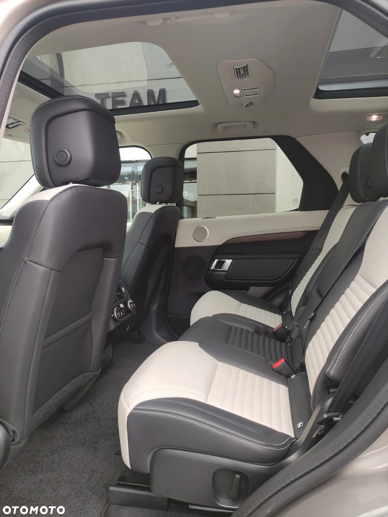 Land Rover Discovery - 20