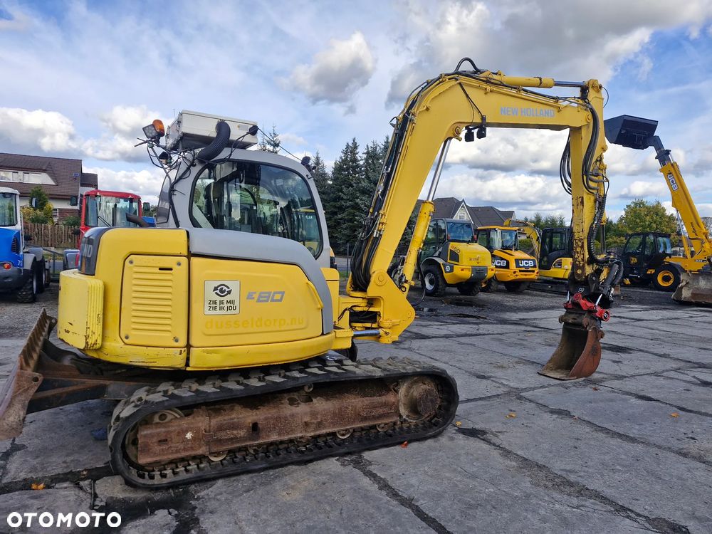 New Holland E80 - 2