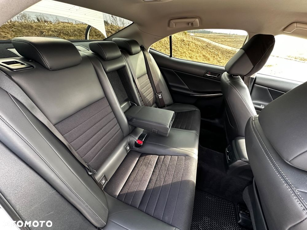 Lexus IS 250 Elegance - 14