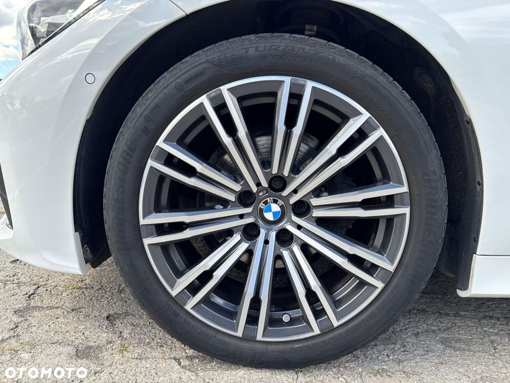 BMW 3 Series 2021 photo 4