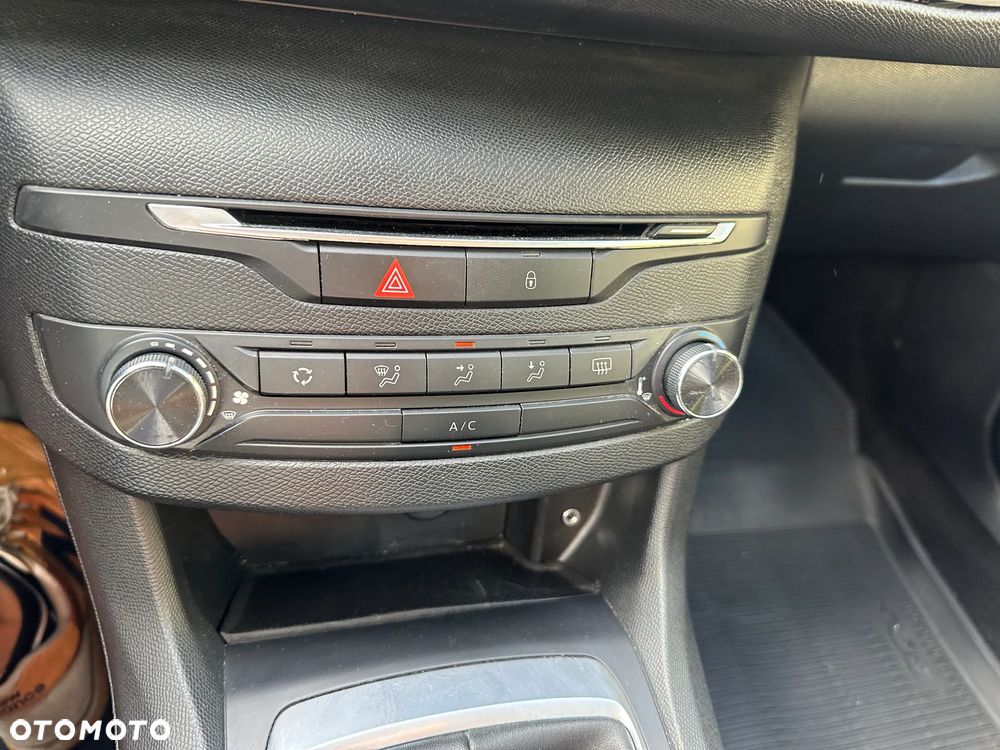 Peugeot 308 1.2 PureTech Access S&S - 17