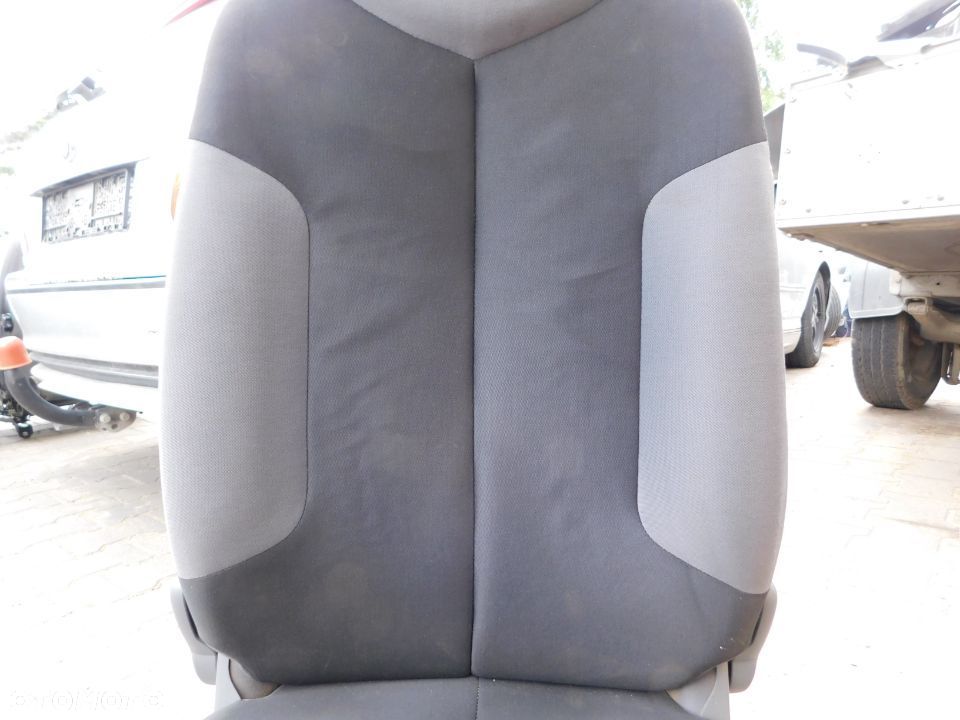 fotel lewy przód CITROEN C1 3D Europa - 4