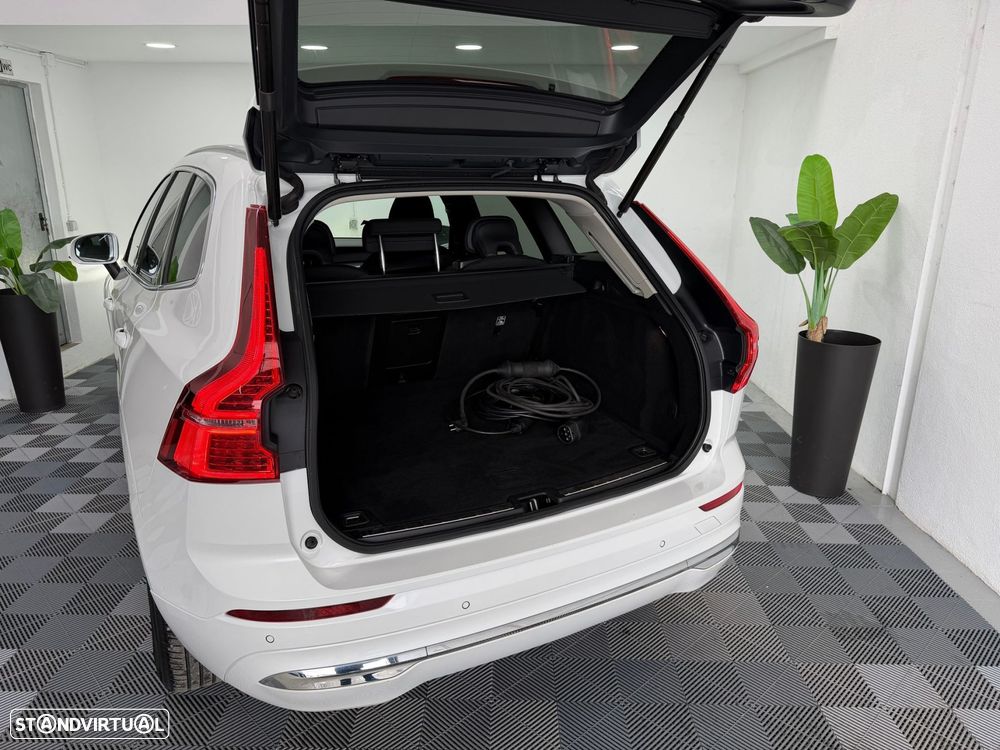 Volvo XC 60 2.0 T6 PHEV Inscription Expression AWD - 24