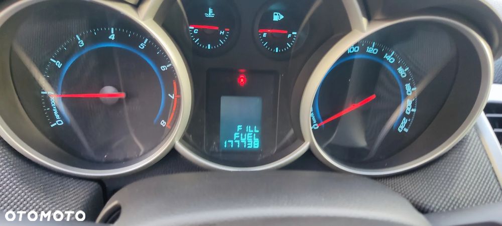 Chevrolet Cruze - 27