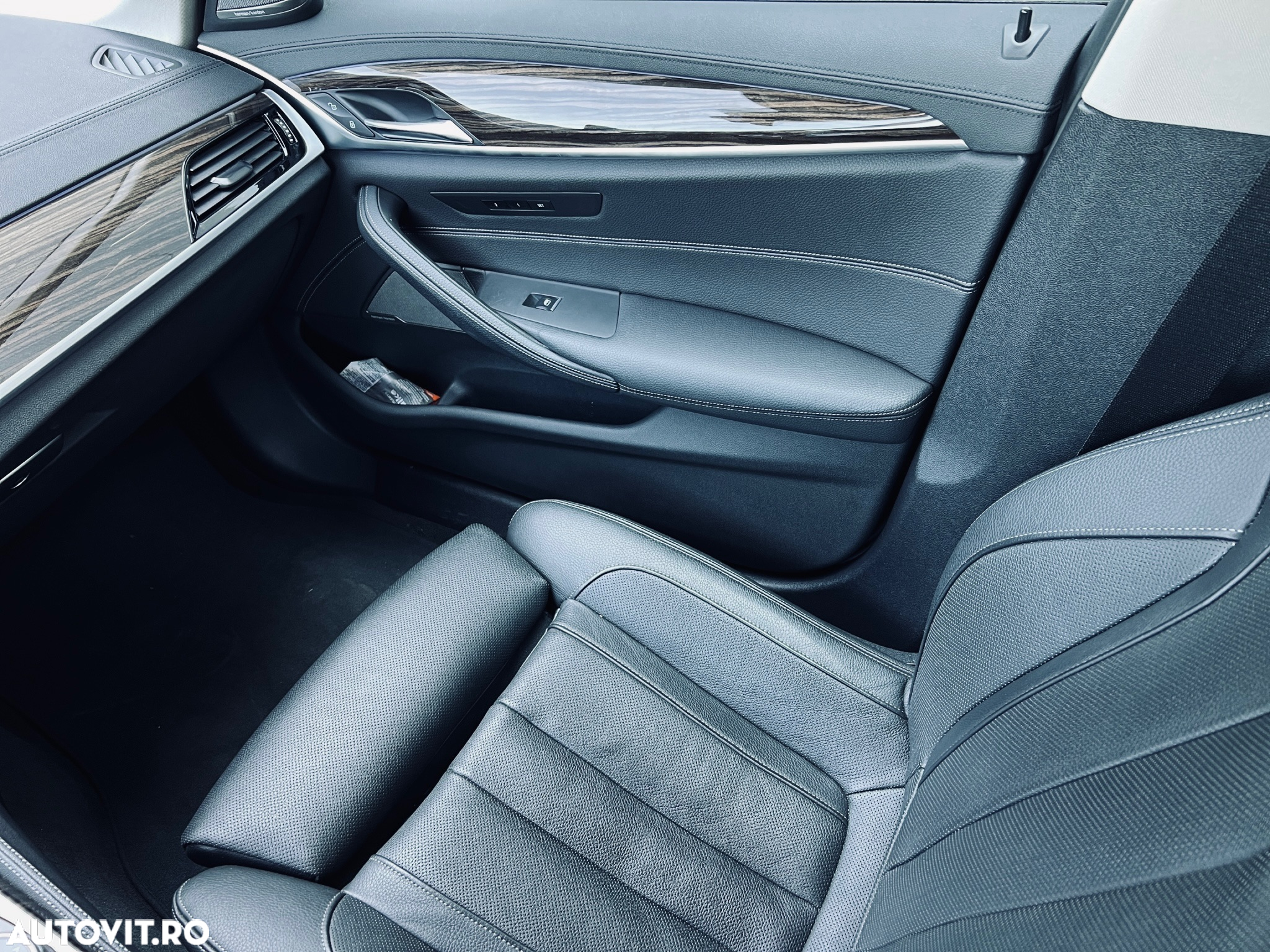 BMW Seria 5 530e iPerformance Aut. Luxury Line - 16