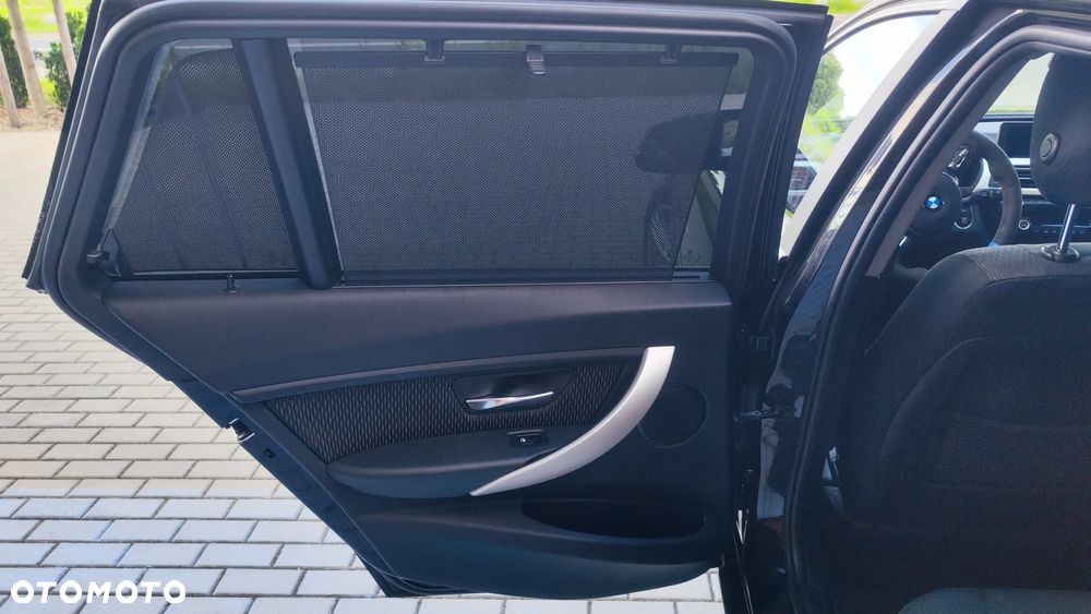 BMW Seria 3 318d Blue Performance Sport Line - 16