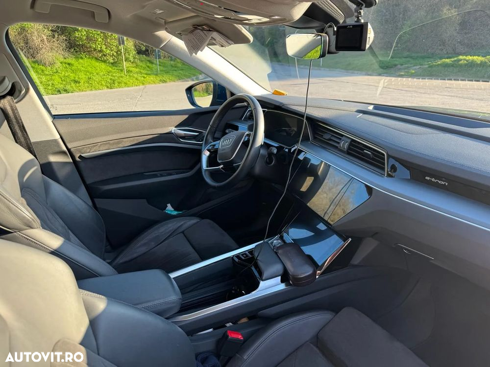 Audi e-tron - 10