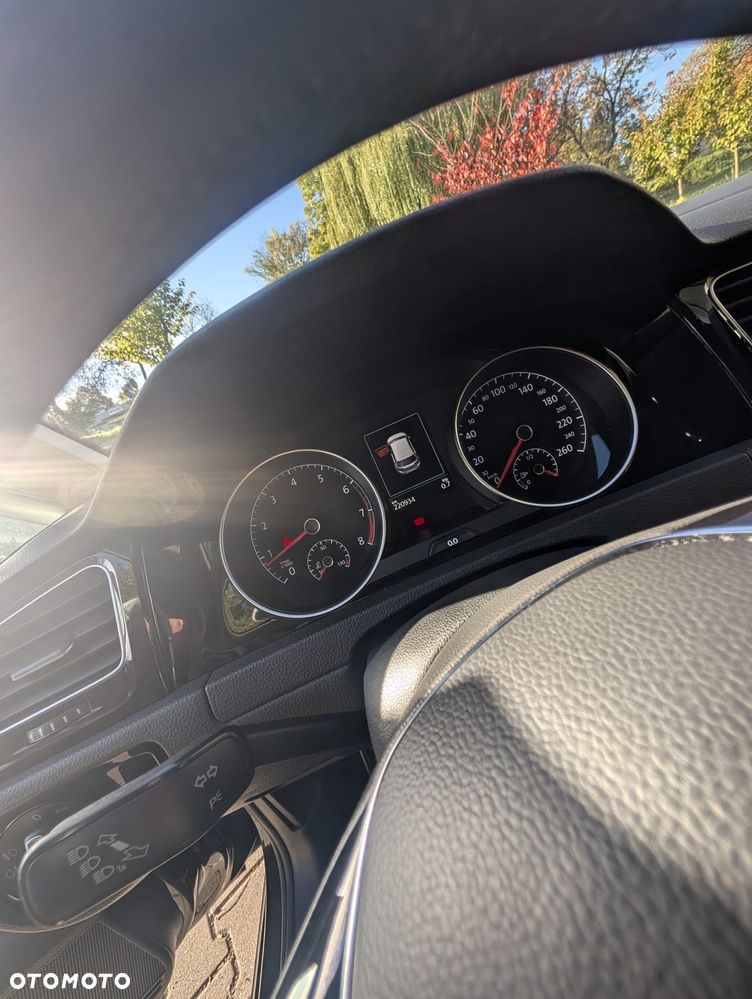 Volkswagen Golf - 9