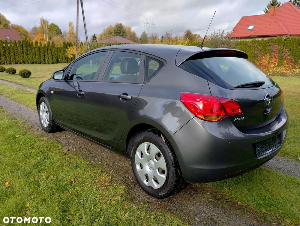 Opel Astra - 10