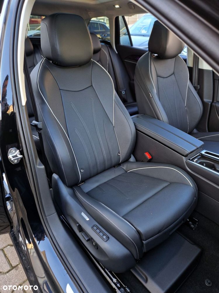 Volkswagen Passat - 11