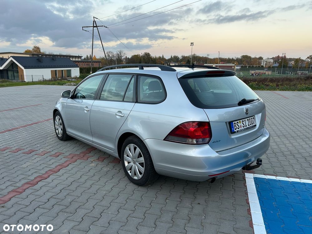Volkswagen Golf 2010 photo 3