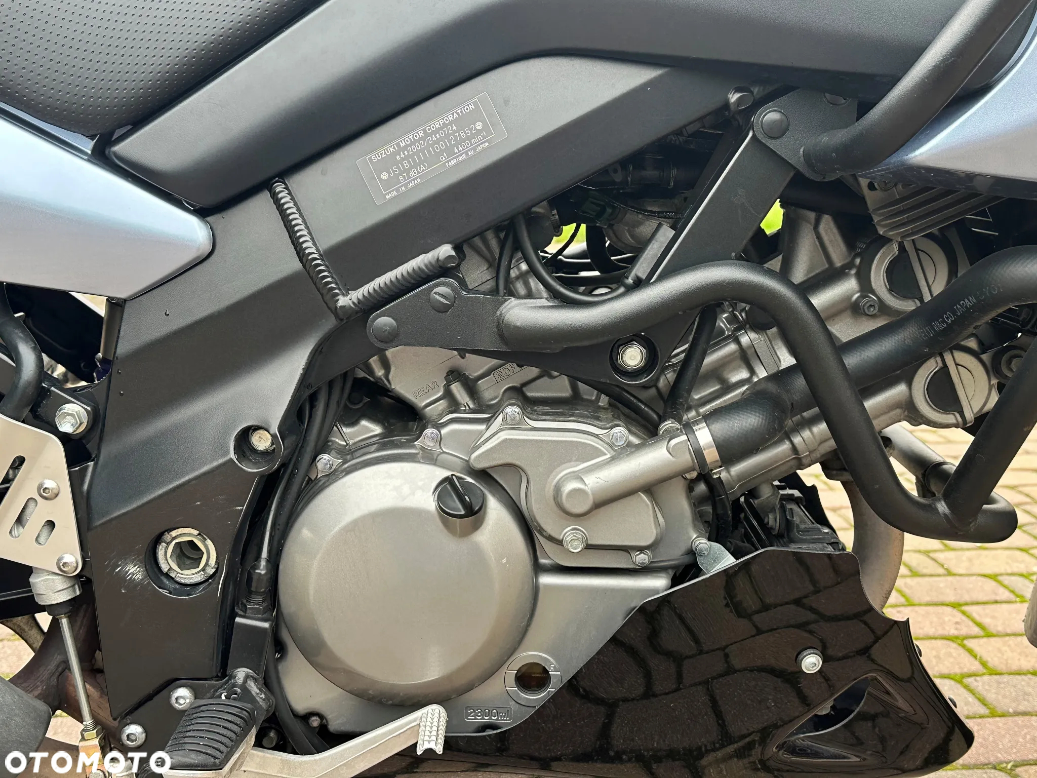 Suzuki V-STROM - 11