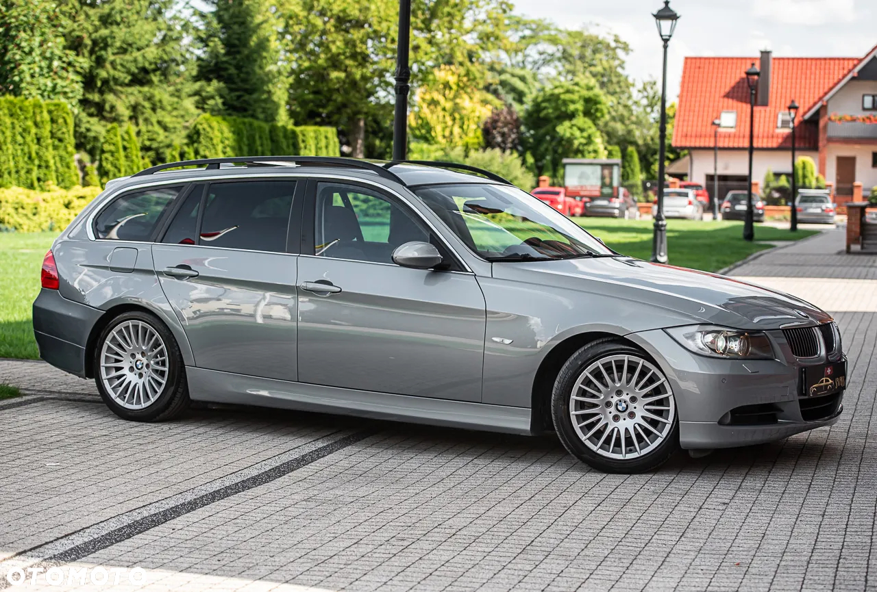BMW Seria 3 325i Touring - 3