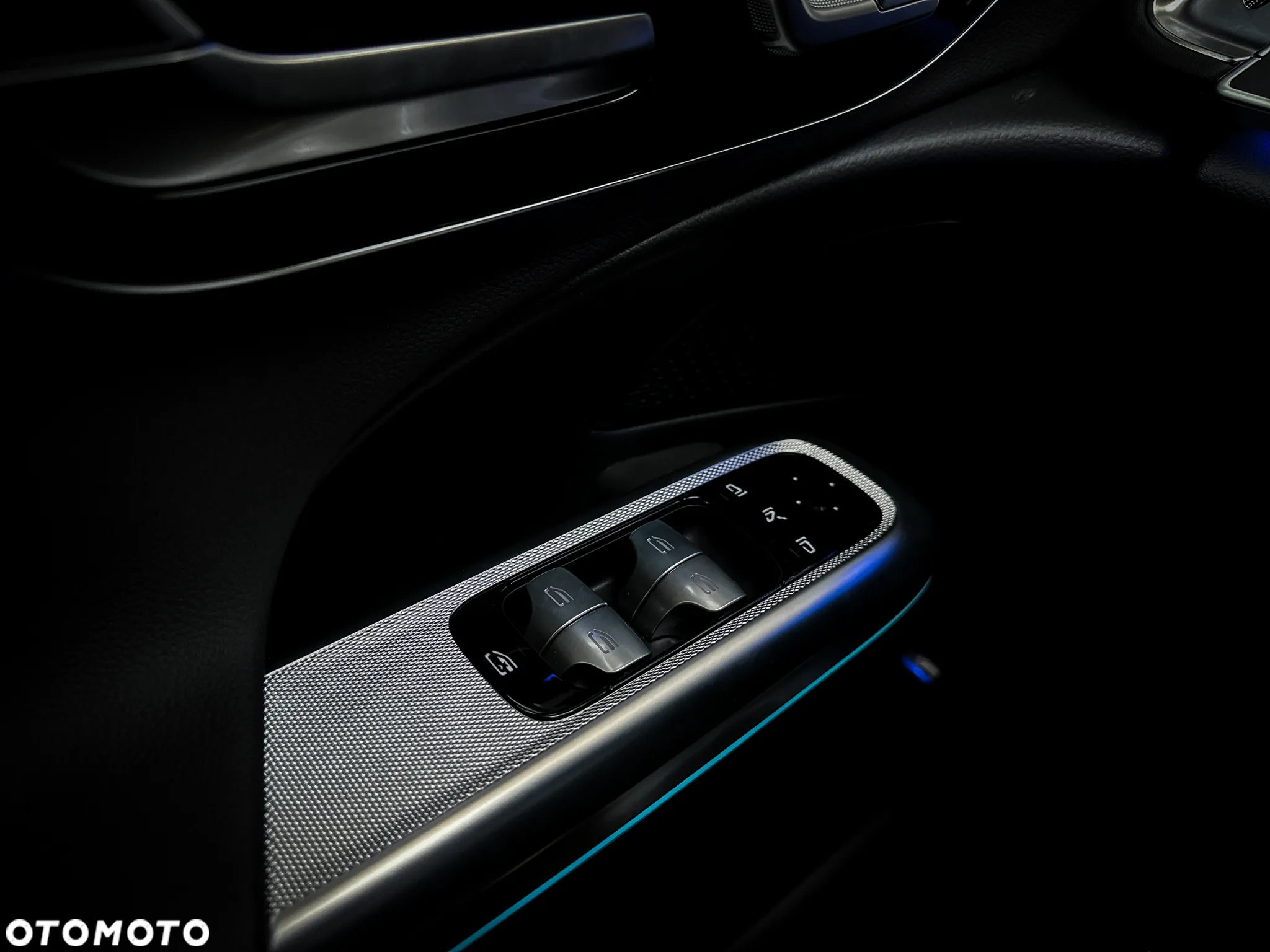 Mercedes-Benz Klasa E 220 d 4Matic 9G-TRONIC Edition AMG Line - 20