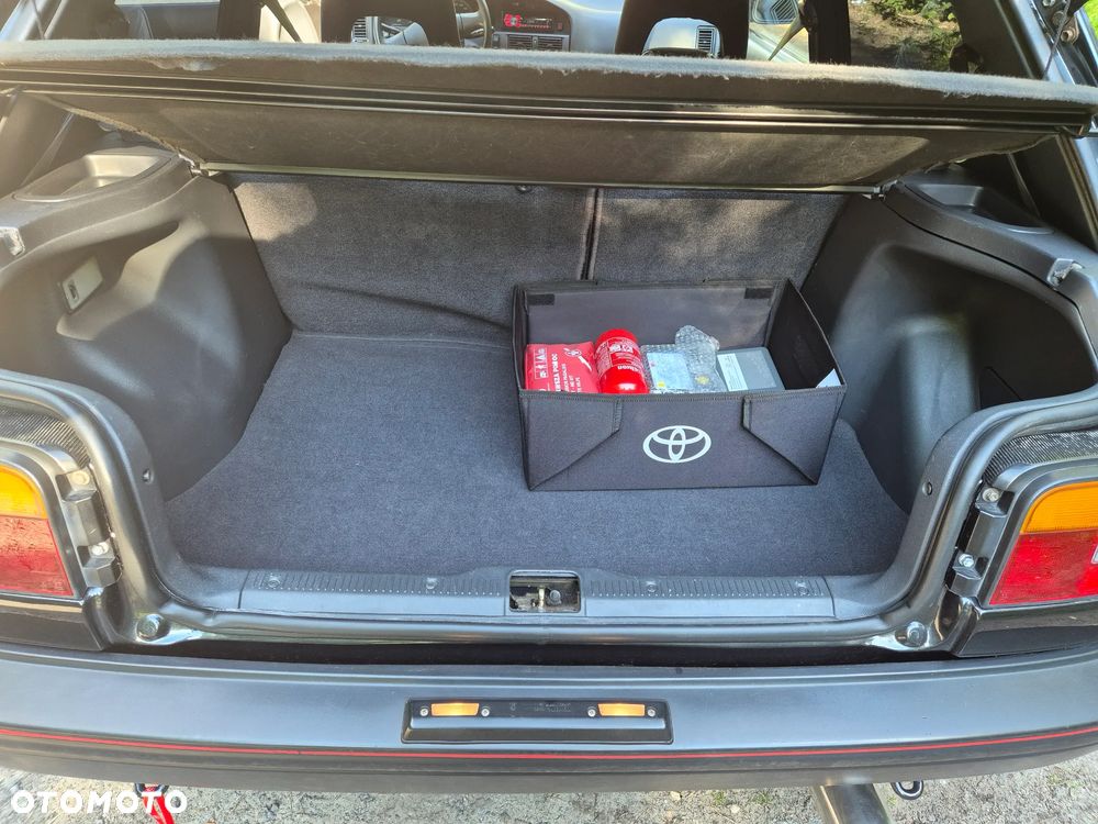 Toyota Corolla - 25