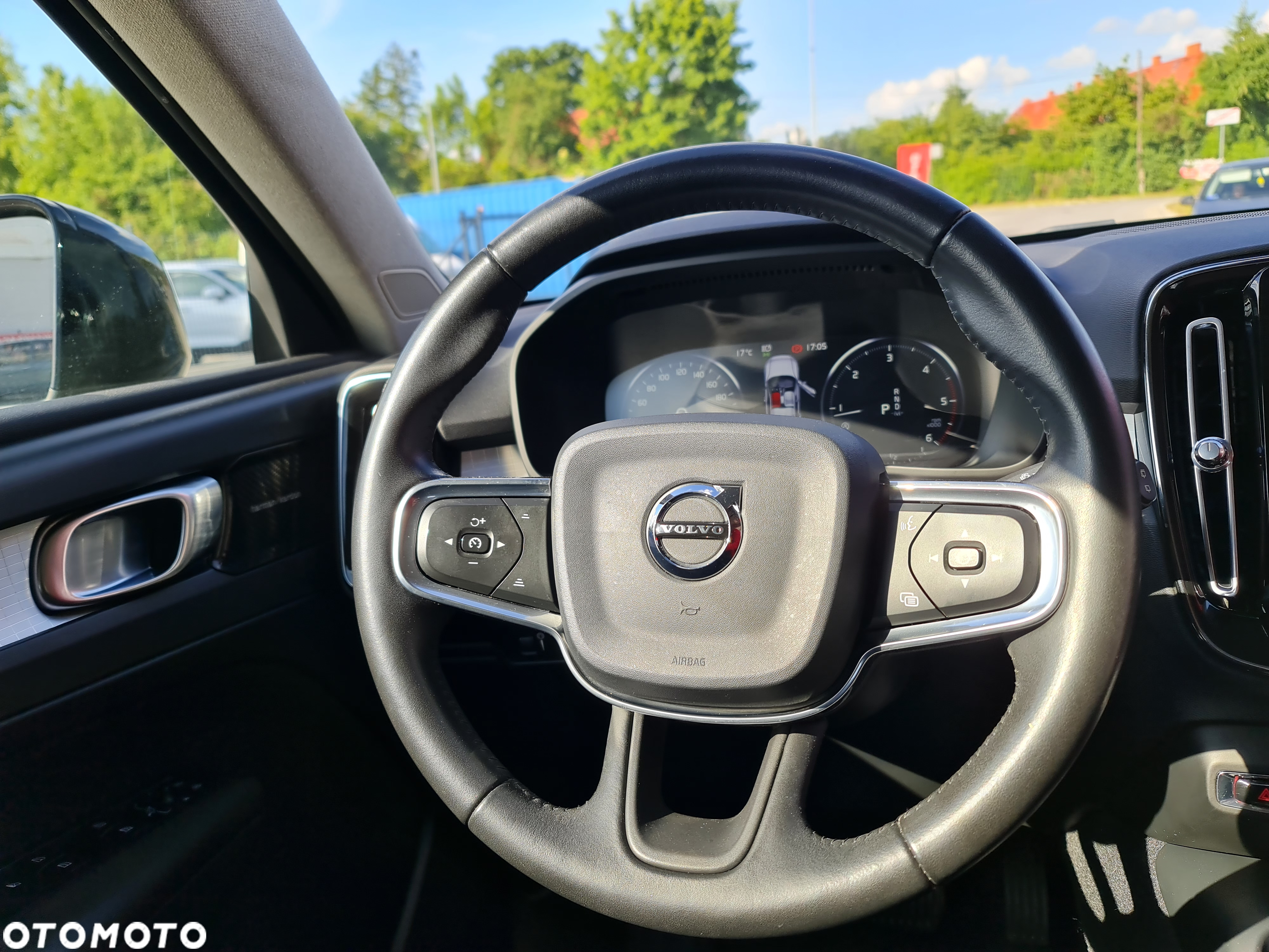 Volvo XC 40 D3 AWD Geartronic Momentum Pro - 17