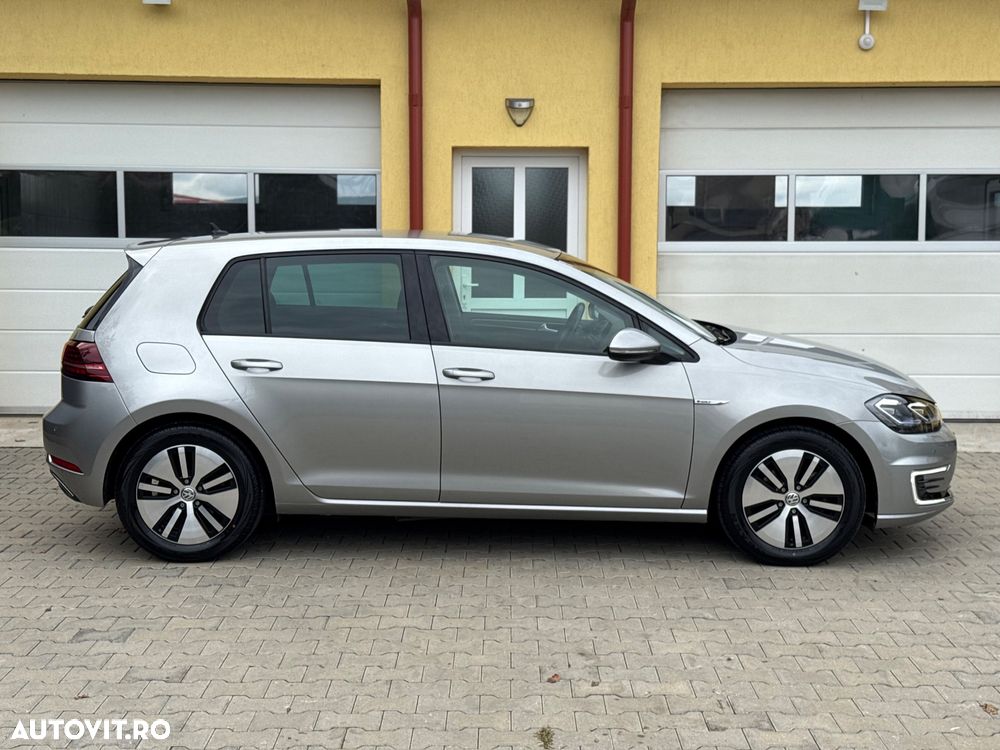Volkswagen e-Golf - 35