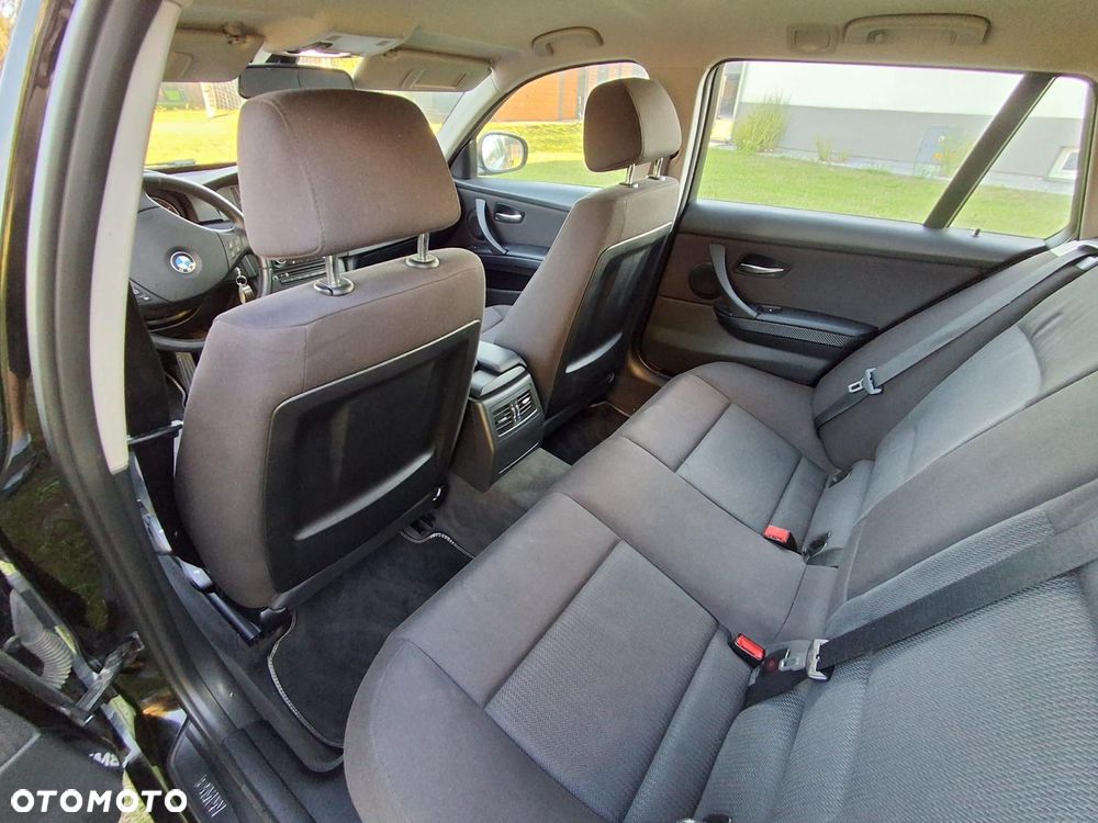 BMW Seria 3 318d - 8