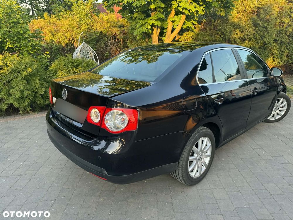 Volkswagen Jetta 1.9 TDI Comfortline - 3