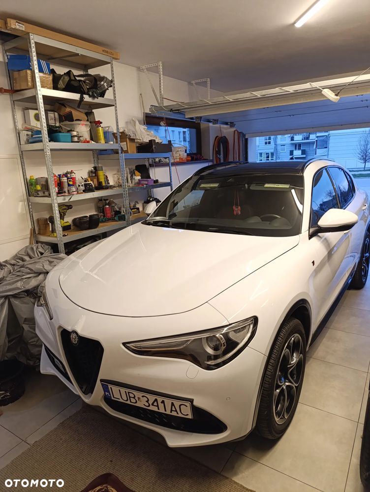 Alfa Romeo Stelvio 2.0 Turbo 16V AT8-Q4 Ti - 24