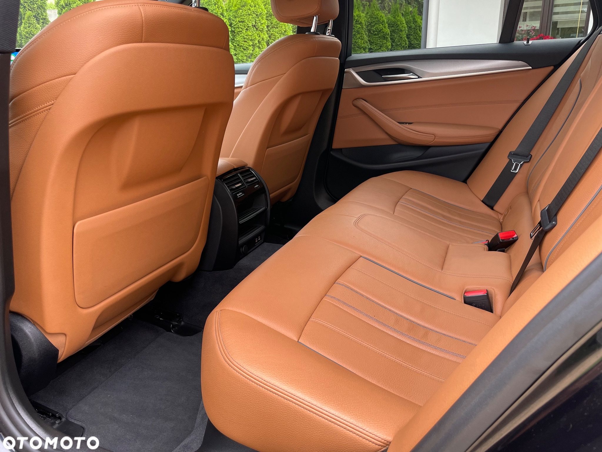 BMW Seria 5 518d M Sport - 10