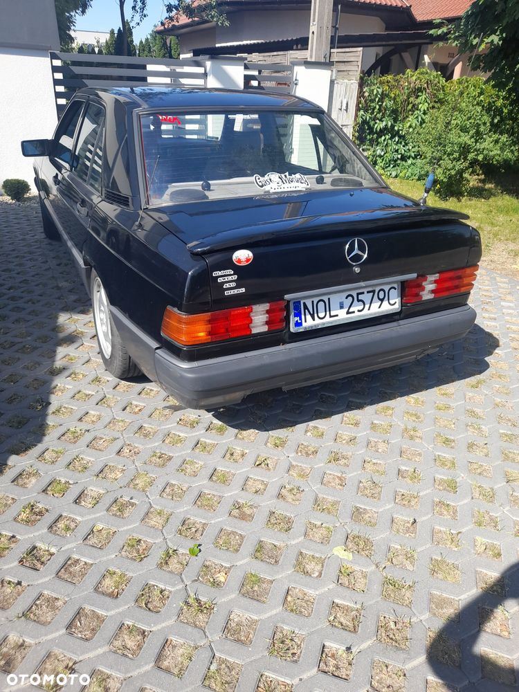 Mercedes-Benz W201 (190) - 3