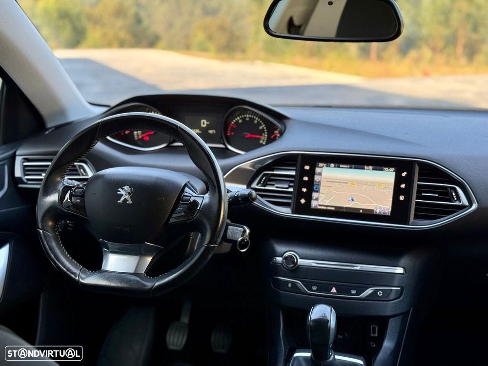 Peugeot 308 1.2 PureTech Style - 23