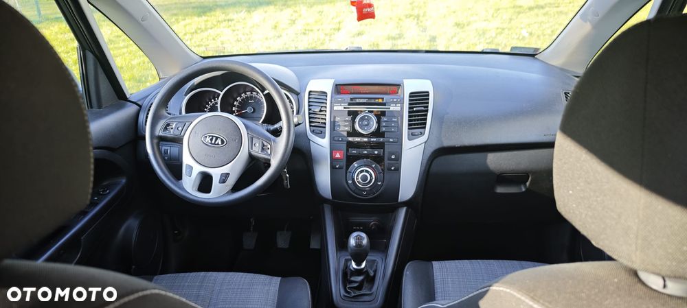 Kia Venga 1.6 L - 4