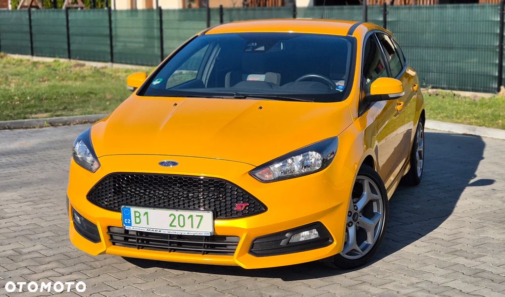 Ford Focus 2.0 EcoBoost ST mit Leder-Exclusiv-Paket - 2