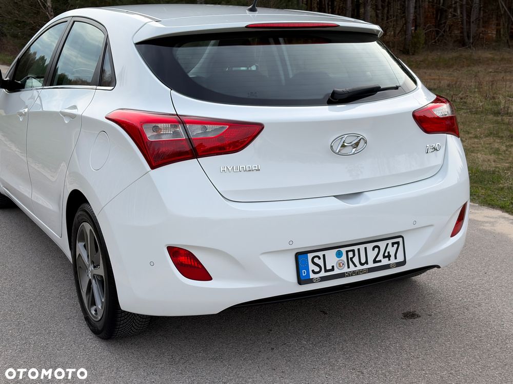 Hyundai i30 blue 1.4 Style - 16