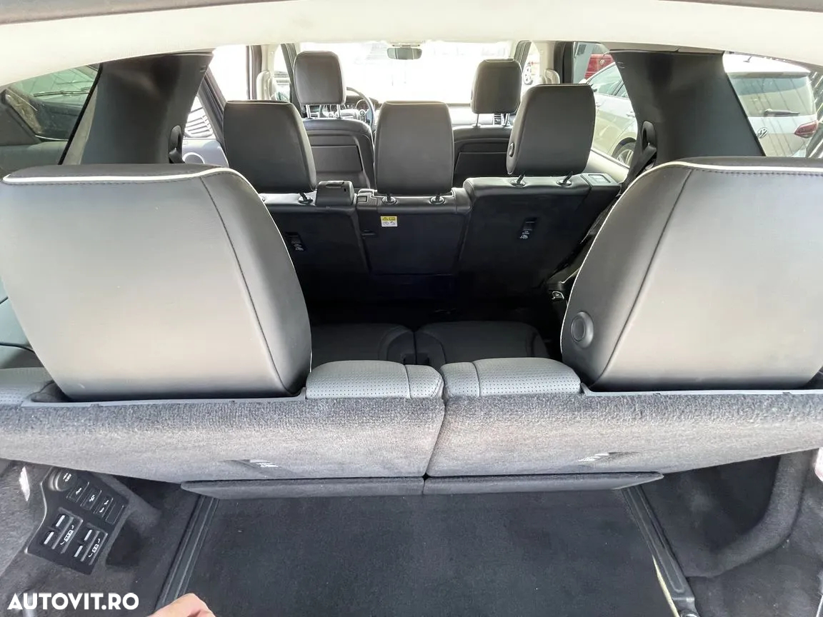 Land Rover Discovery 3.0 L TD6 HSE - 8