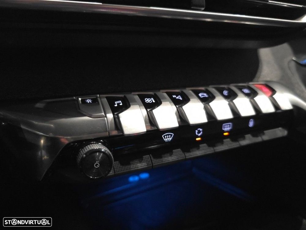 Peugeot 3008 1.5 BlueHDi GT Line EAT8 - 32