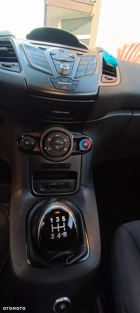 Ford Fiesta 1.4 Titanium EU5 - 8