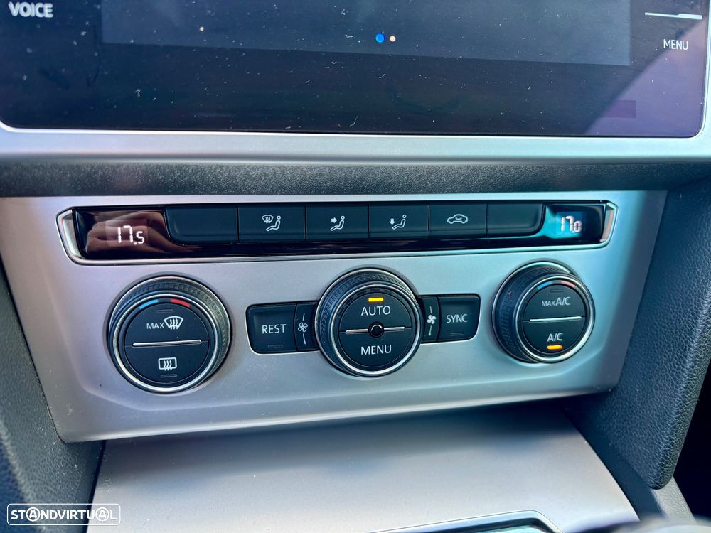 VW Passat Variant 1.6 TDI Highline - 38