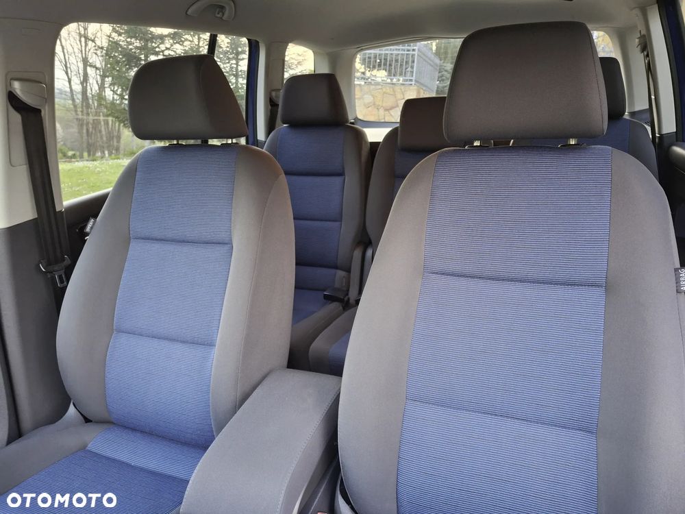 Volkswagen Touran 1.6 Basis - 26