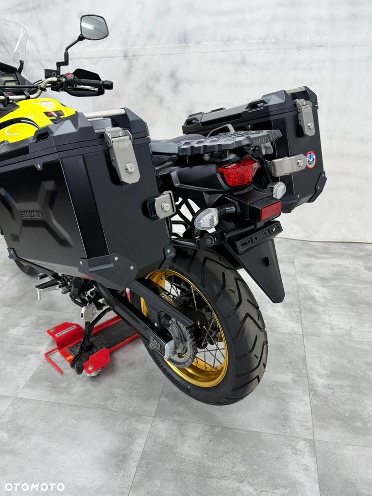 Suzuki V-STROM - 20