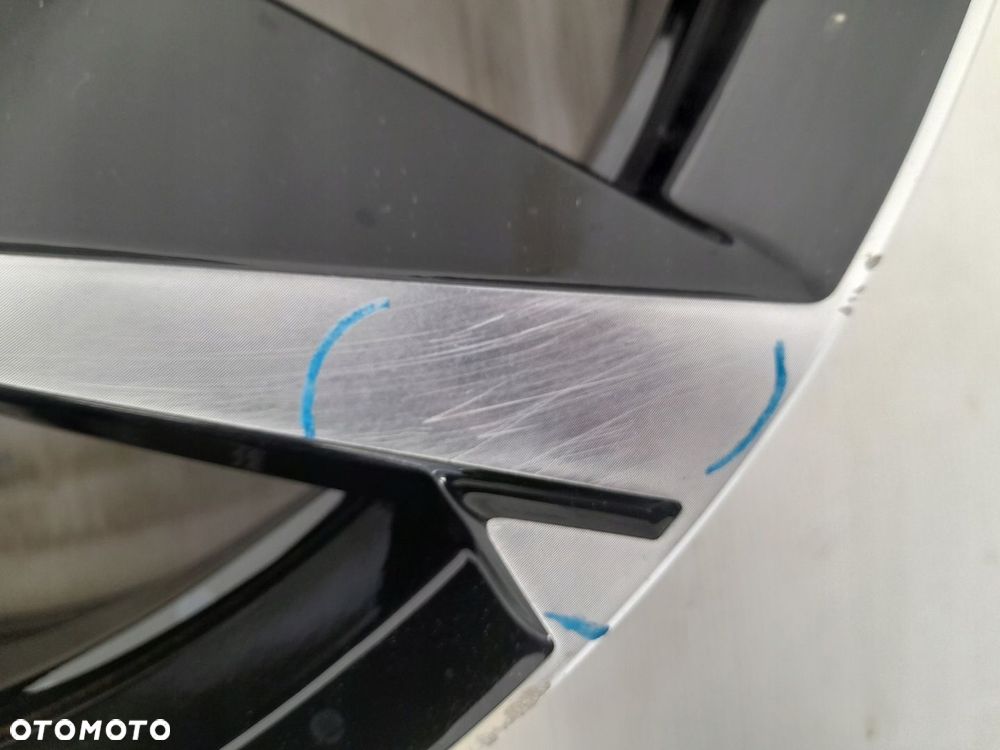 Felgi aluminiowe Renault OE 403005730R 6.5" x 20" 5x114,3 ET33 - 6