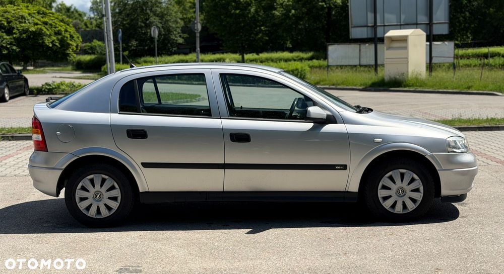 Opel Astra 1.6 16V 100 - 9