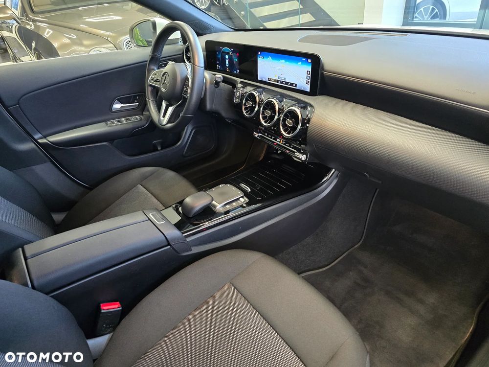 Mercedes-Benz CLA 200 mHEV 7G-DCT - 13