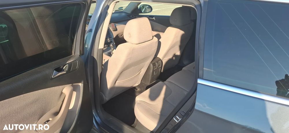 Volkswagen Passat - 4