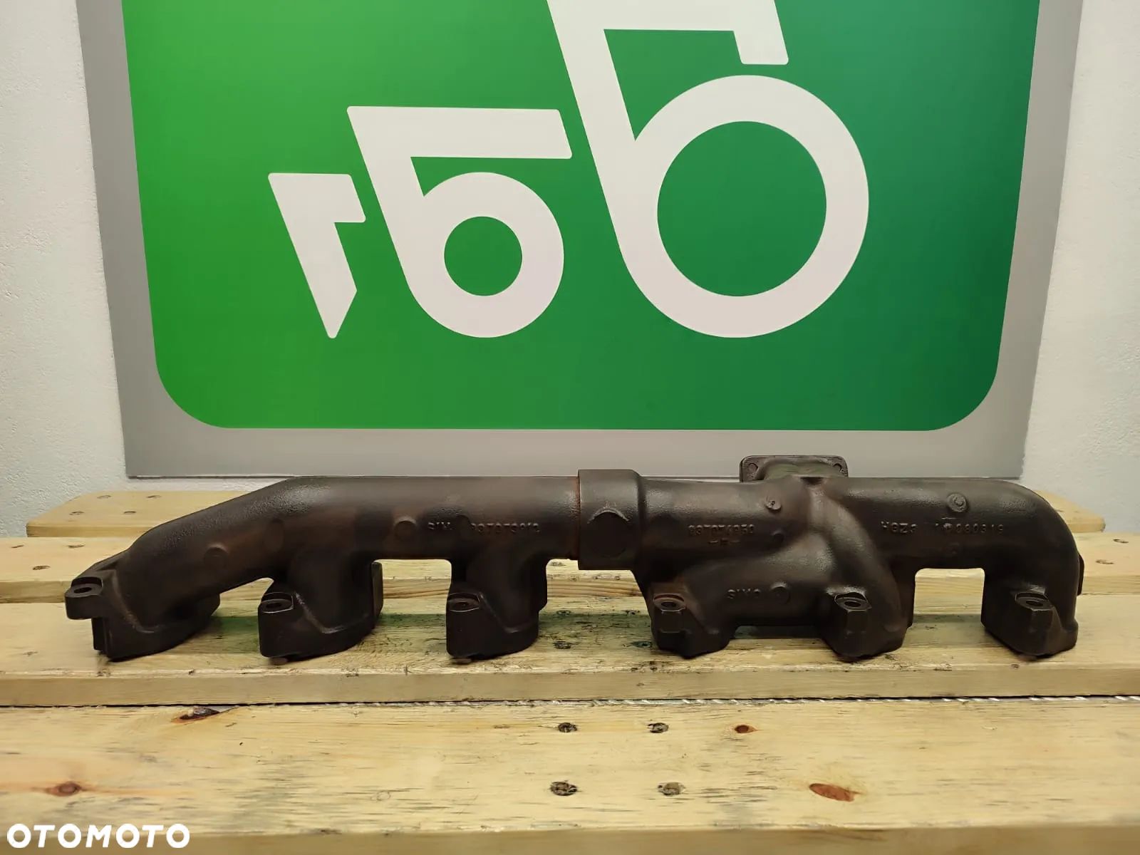 Kolektor wydechowy 837074950 MASSEY FERGUSON  7718S - 1