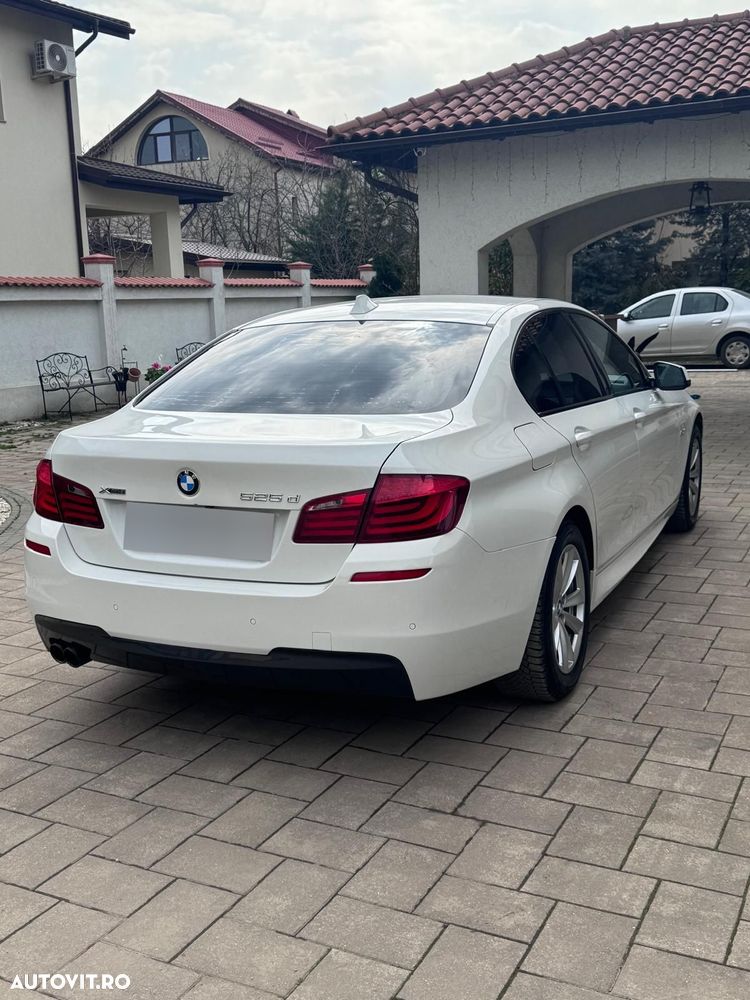 BMW Seria 5 525d Aut. Modern Line - 12